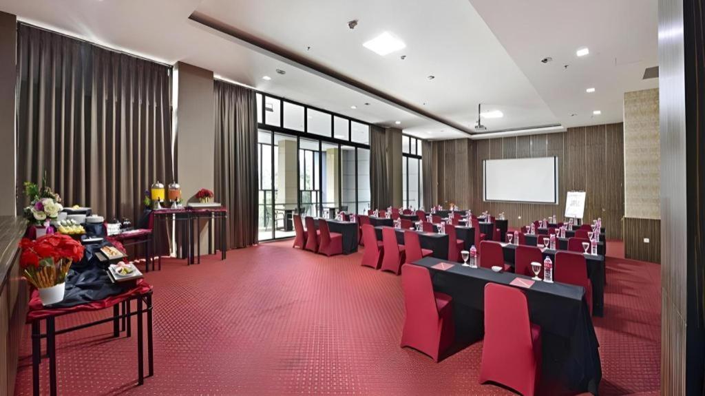 Travello Hotel Bandung Eksteriør bilde