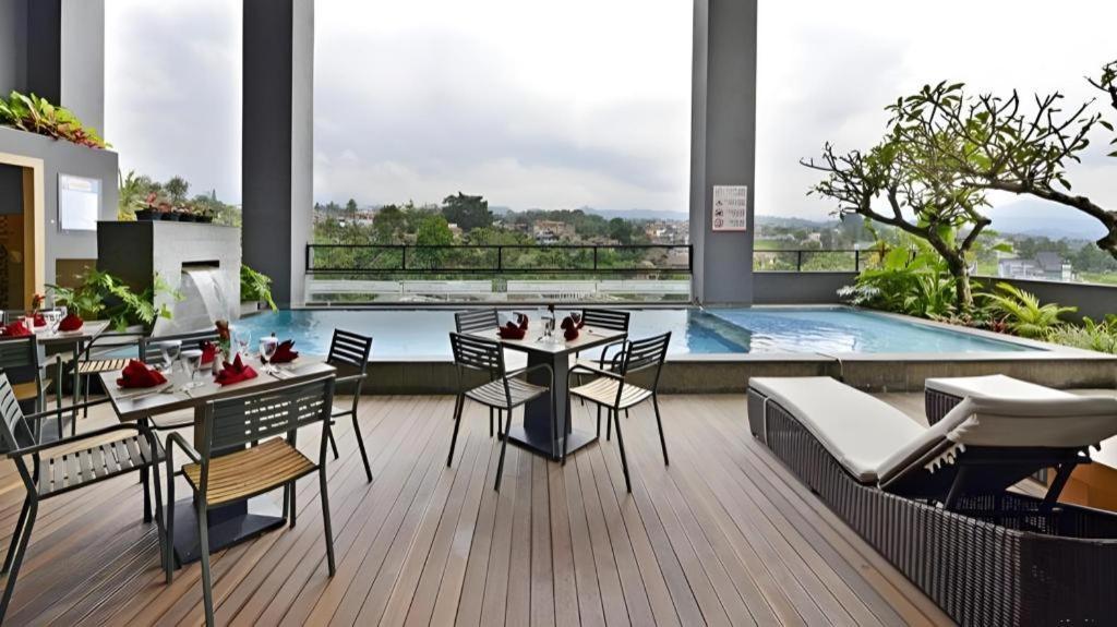 Travello Hotel Bandung Eksteriør bilde